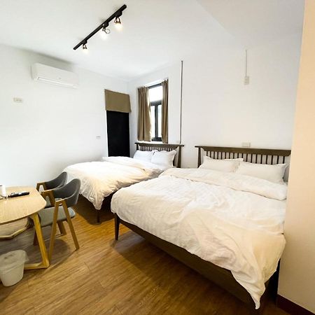 Small Island Homestay Tainan Bagian luar foto