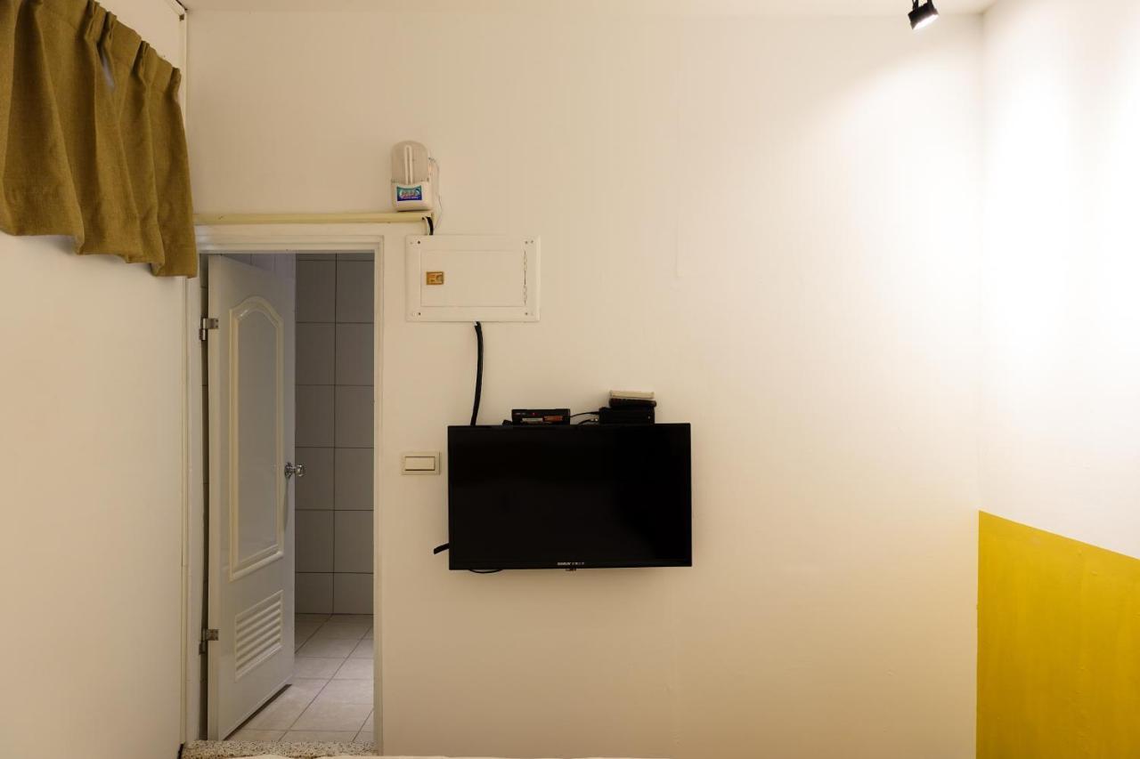 Small Island Homestay Tainan Bagian luar foto