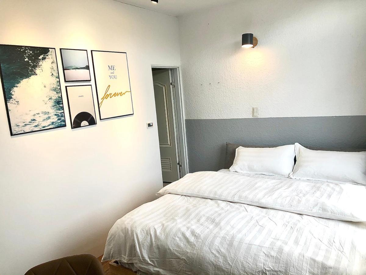 Small Island Homestay Tainan Bagian luar foto