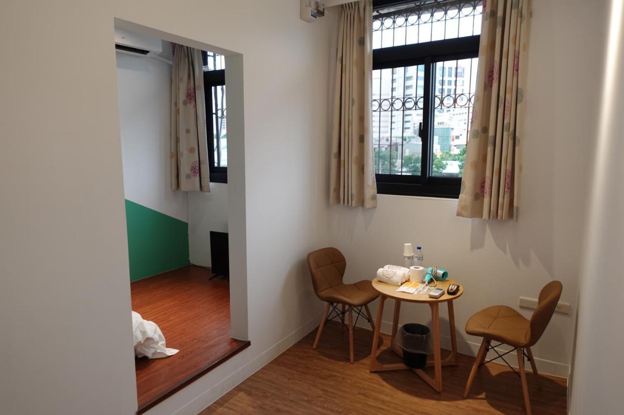 Small Island Homestay Tainan Bagian luar foto