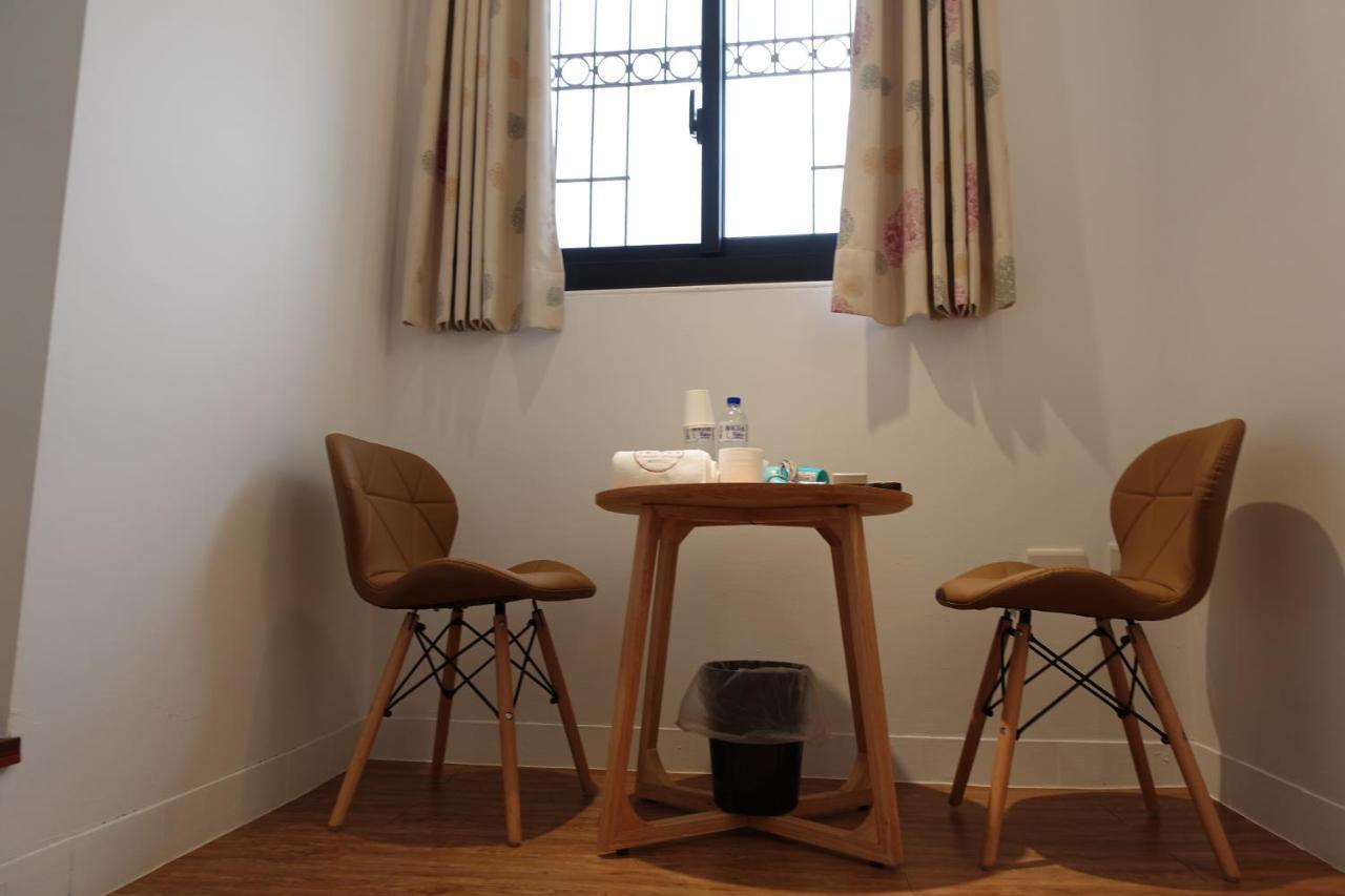 Small Island Homestay Tainan Bagian luar foto