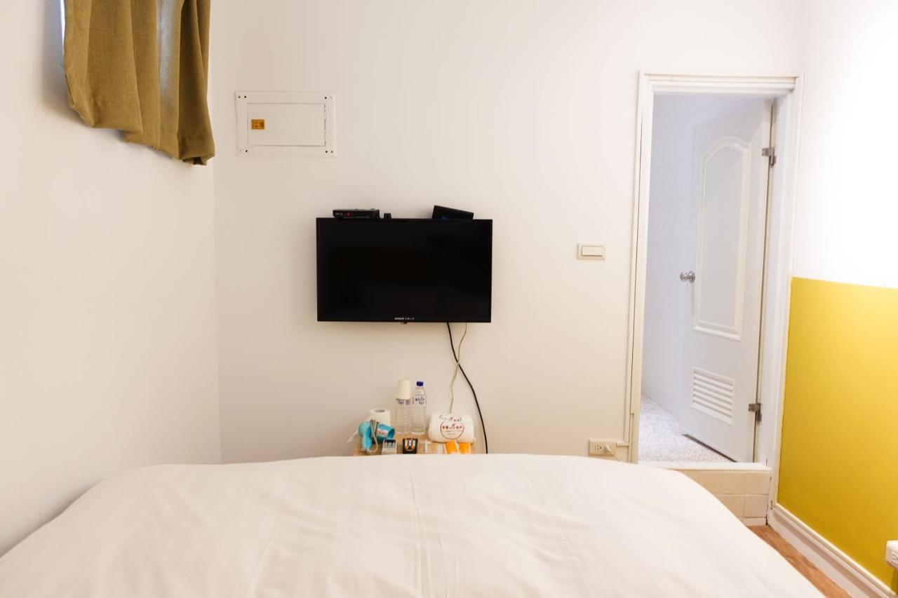 Small Island Homestay Tainan Bagian luar foto