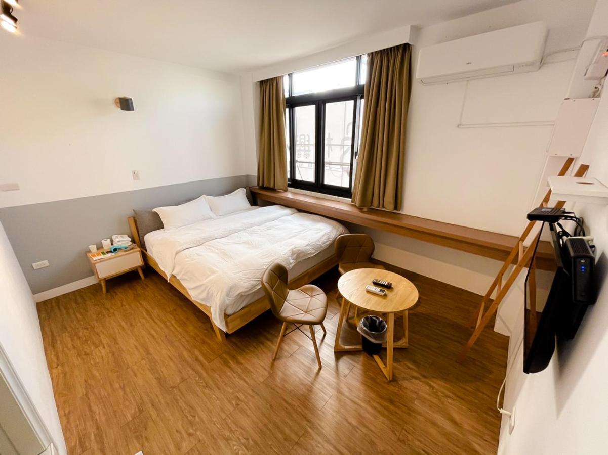Small Island Homestay Tainan Bagian luar foto