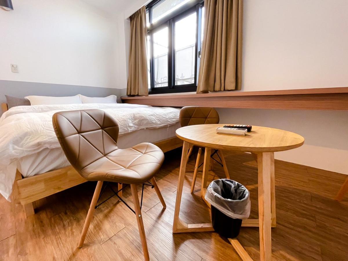 Small Island Homestay Tainan Bagian luar foto