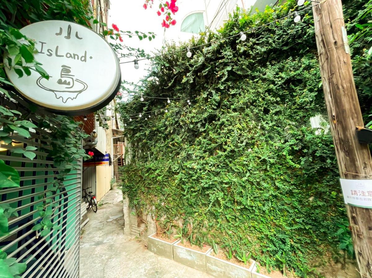 Small Island Homestay Tainan Bagian luar foto