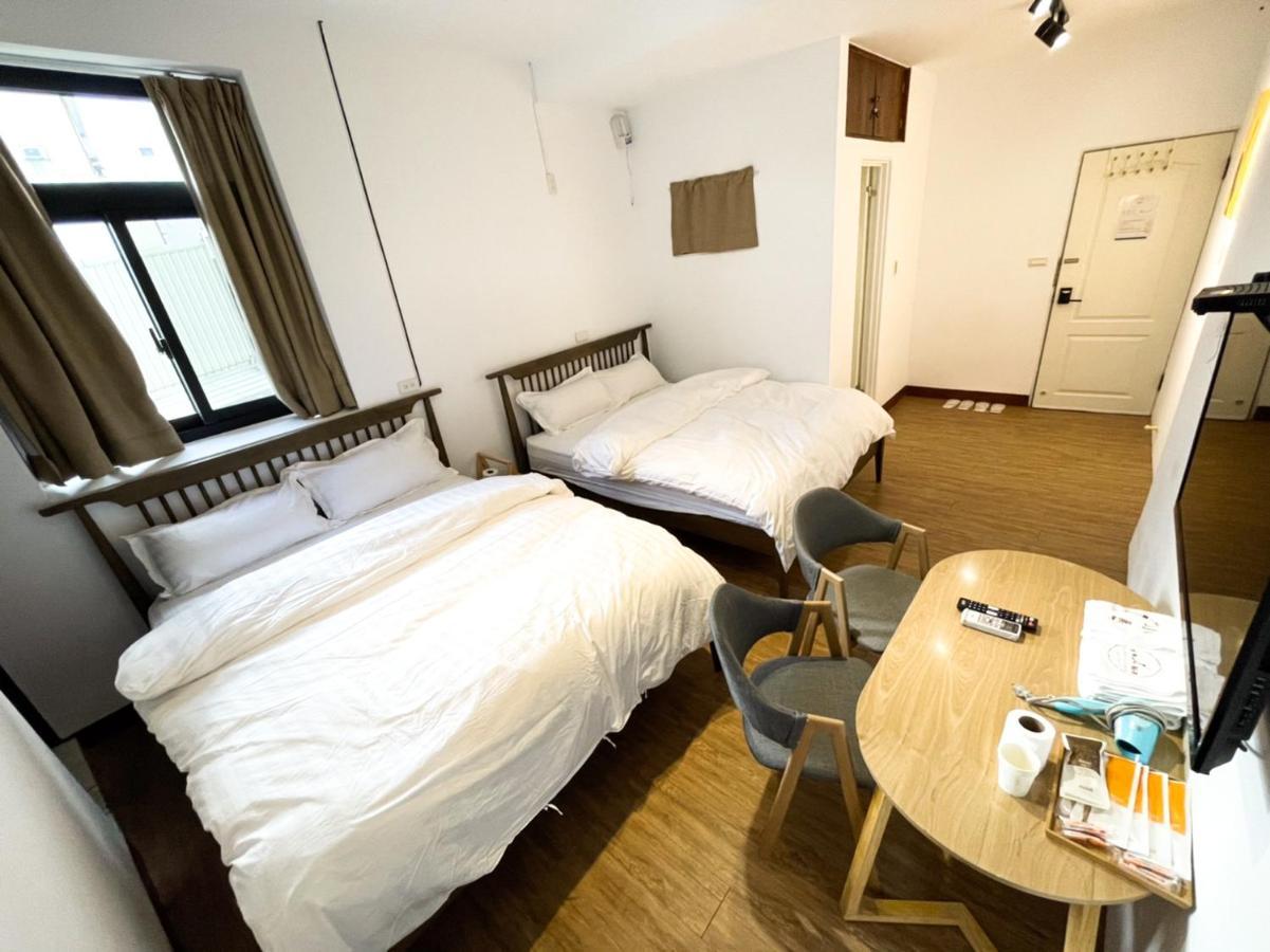 Small Island Homestay Tainan Bagian luar foto