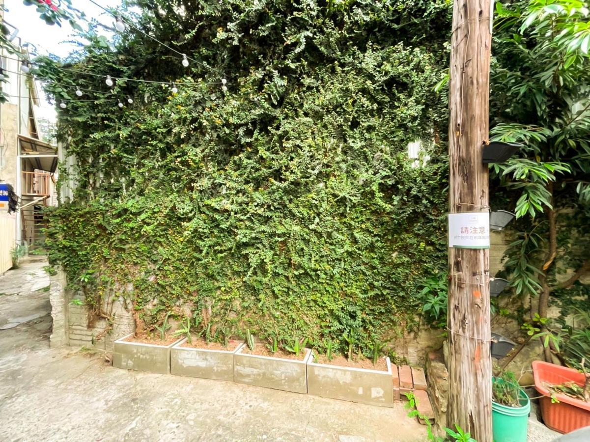 Small Island Homestay Tainan Bagian luar foto
