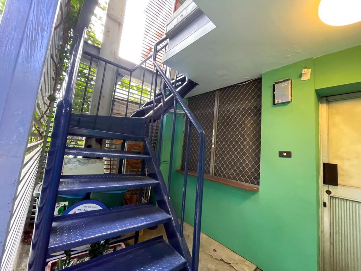 Small Island Homestay Tainan Bagian luar foto