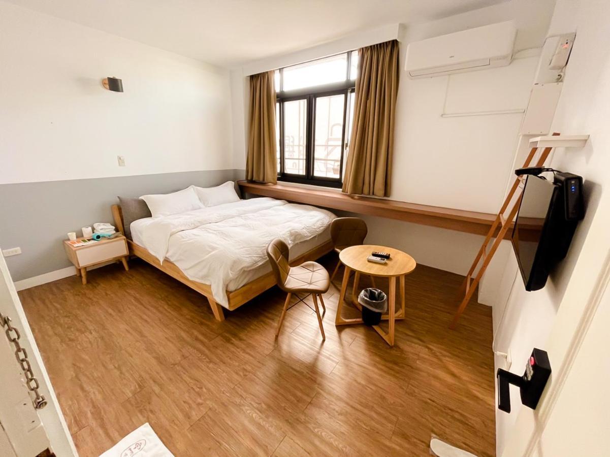 Small Island Homestay Tainan Bagian luar foto