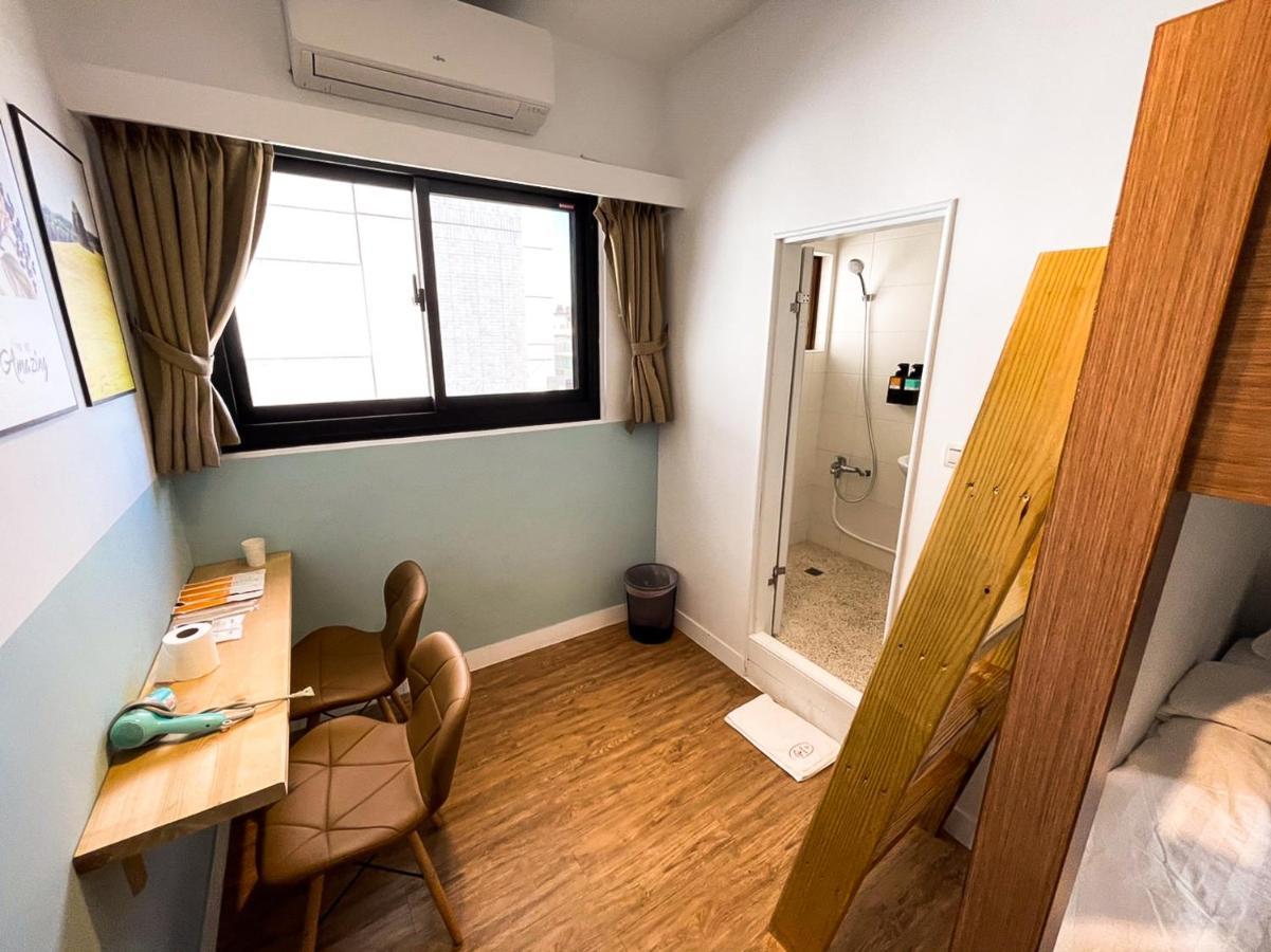 Small Island Homestay Tainan Bagian luar foto