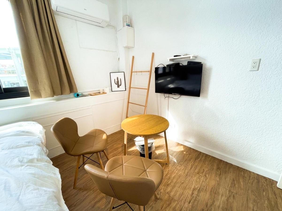 Small Island Homestay Tainan Bagian luar foto